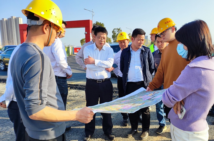 市政公用集團(tuán)劉順保到朱橋東路項目、昌東三路項目、秦坊安置房項目調(diào)研