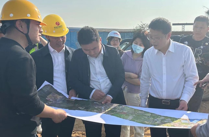 市政公用集團(tuán)劉順保到朱橋東路項目、昌東三路項目、秦坊安置房項目調(diào)研